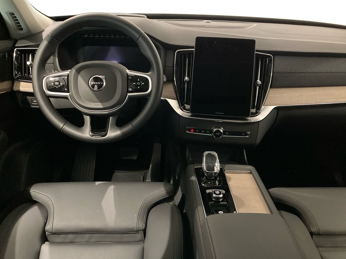 Volvo XC90 T8 Ultra Dark 2026, photo 6/10