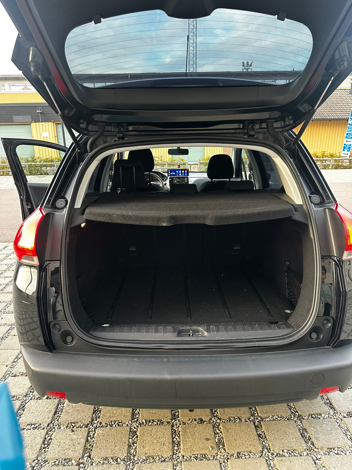 Peugeot 2008 1.6 e-HDi EGS 2014, bild 3/8
