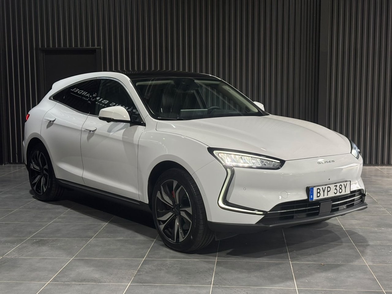 Seres 5 80 kWh AWD 2023, photo 3/10
