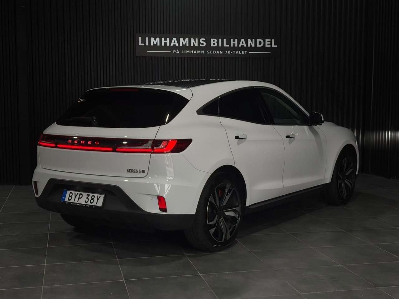 Seres 5 80 kWh AWD 2023, photo 4/10