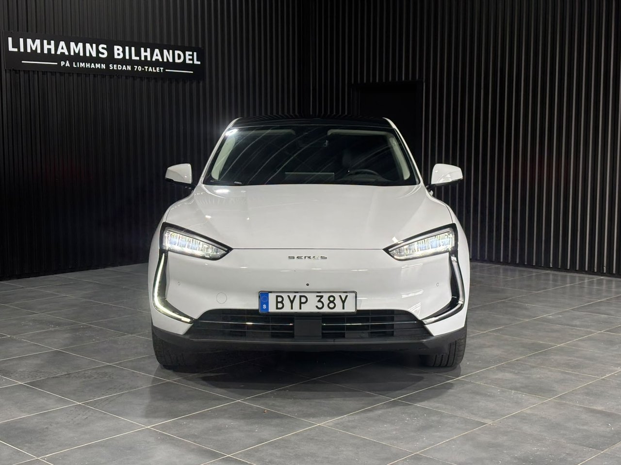 Seres 5 80 kWh AWD 2023, photo 2/10