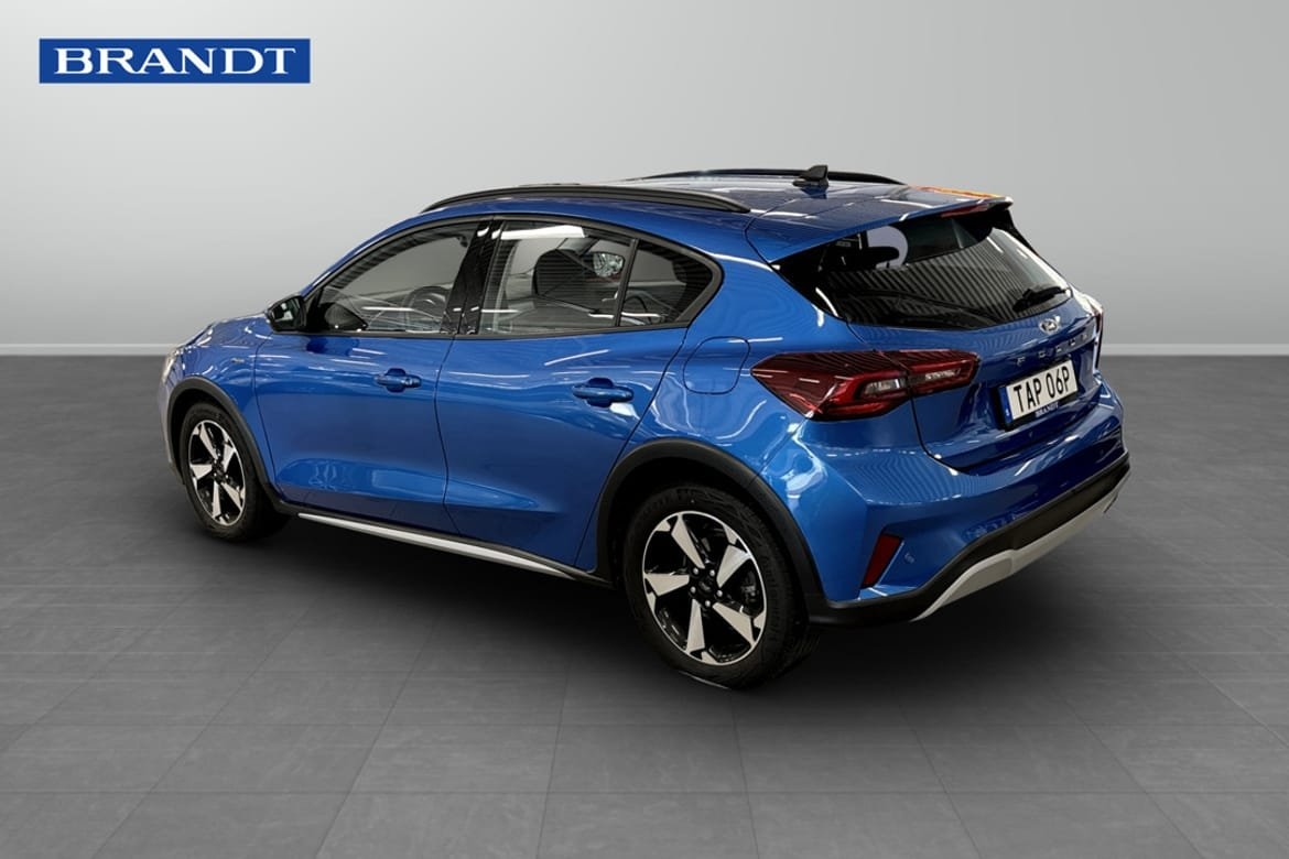 Ford Focus 2023, photo 2/9
