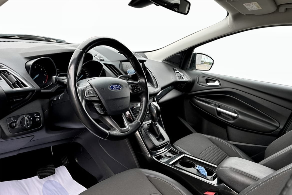 Ford Kuga 2.0 TDCi AWD Powershift, 150hk 2018, bild 5/9