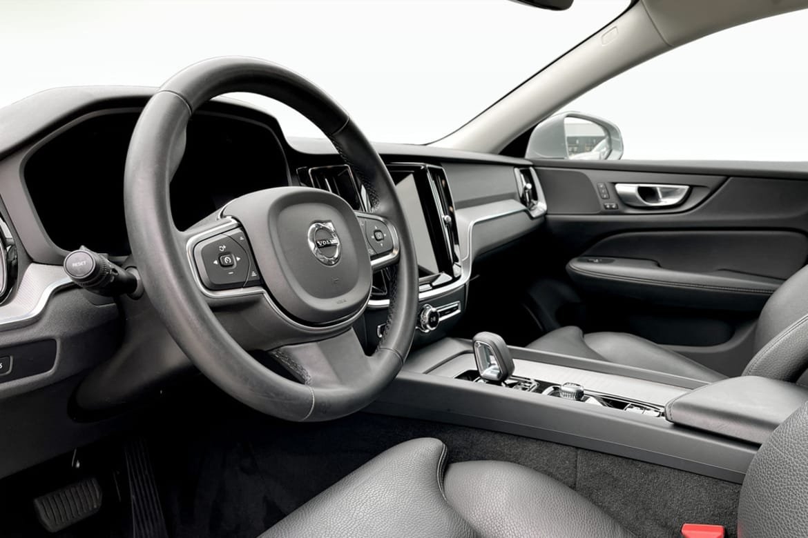 Volvo V60 B4 Bensin Core 2024, photo 5/9