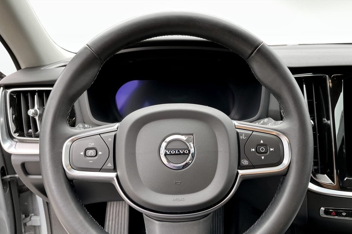 Volvo V60 B4 Bensin Core 2024, photo 7/9
