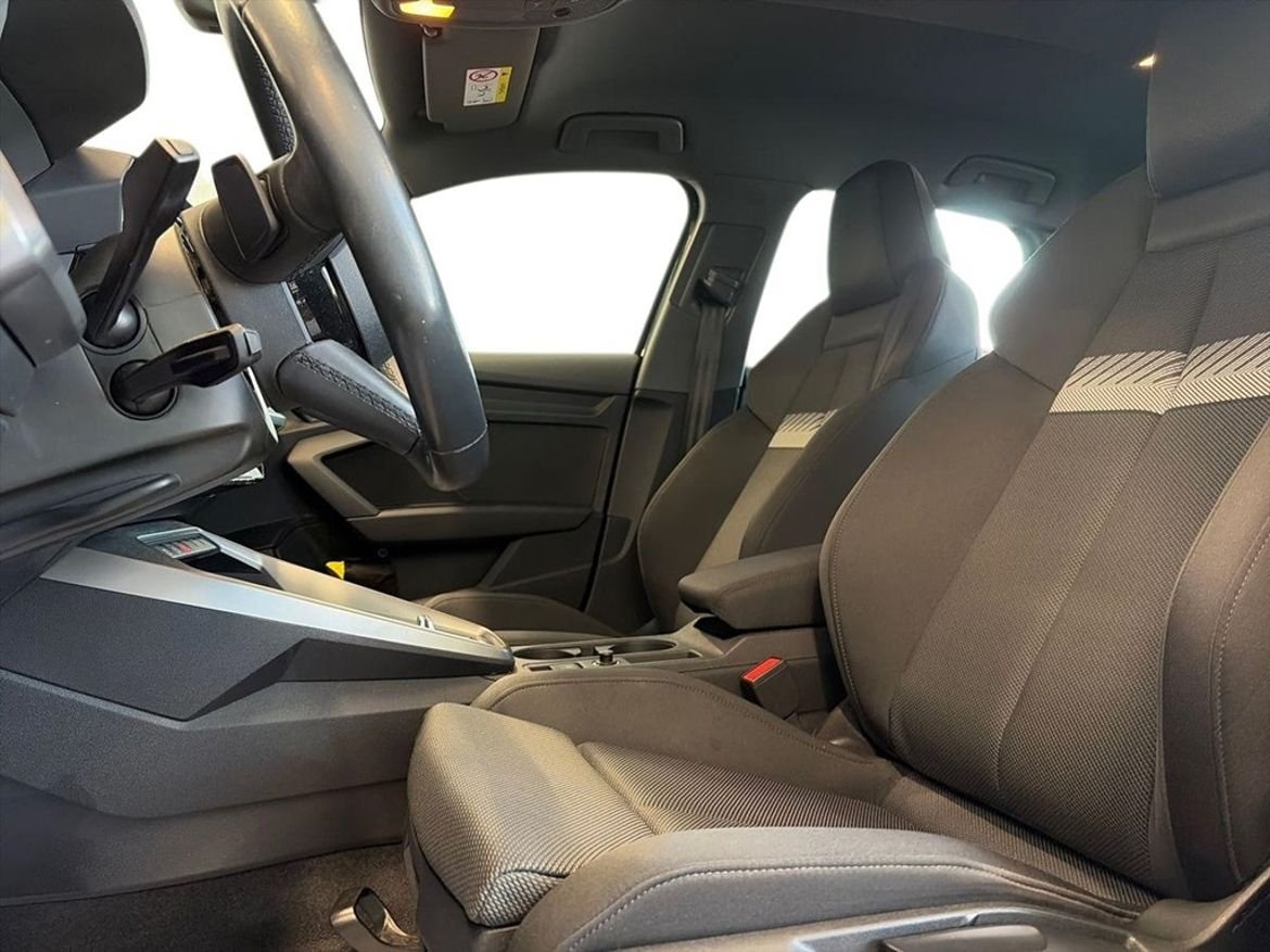 Audi A3 35 TFSI PROLINE 150 HK Automat 2024, kuva 6/8