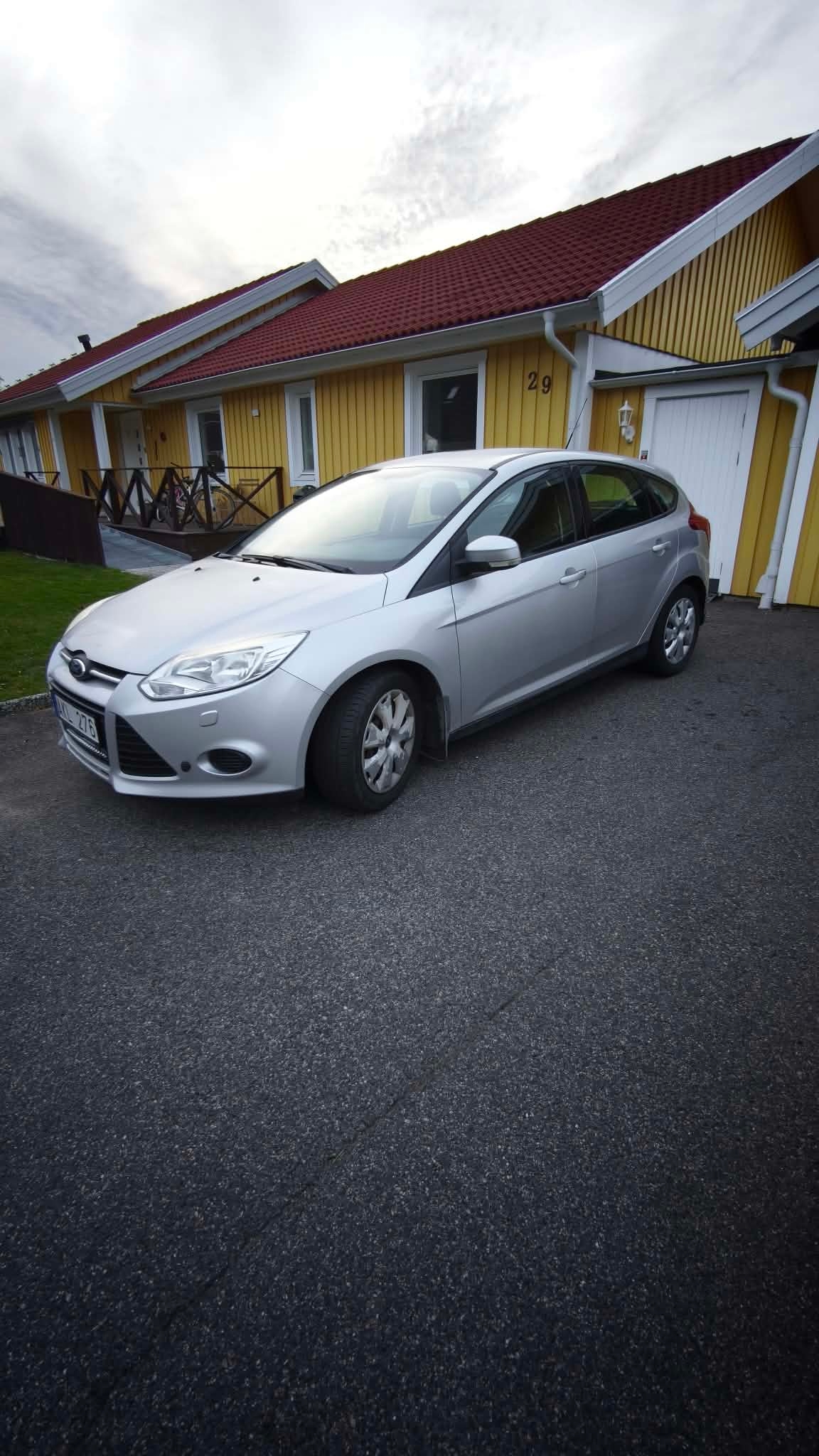 Ford Focus 1.6 TDCi Manuell 2014, bild 4/8