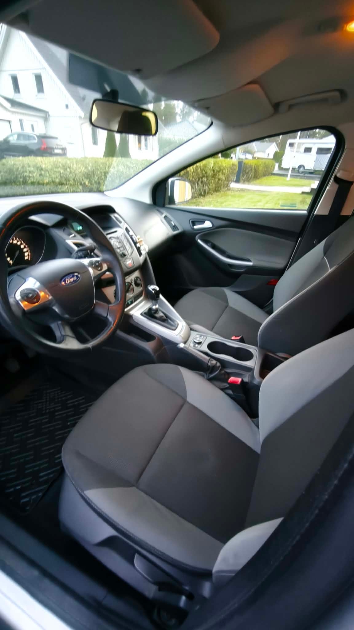 Ford Focus 1.6 TDCi Manuell 2014, bild 7/8