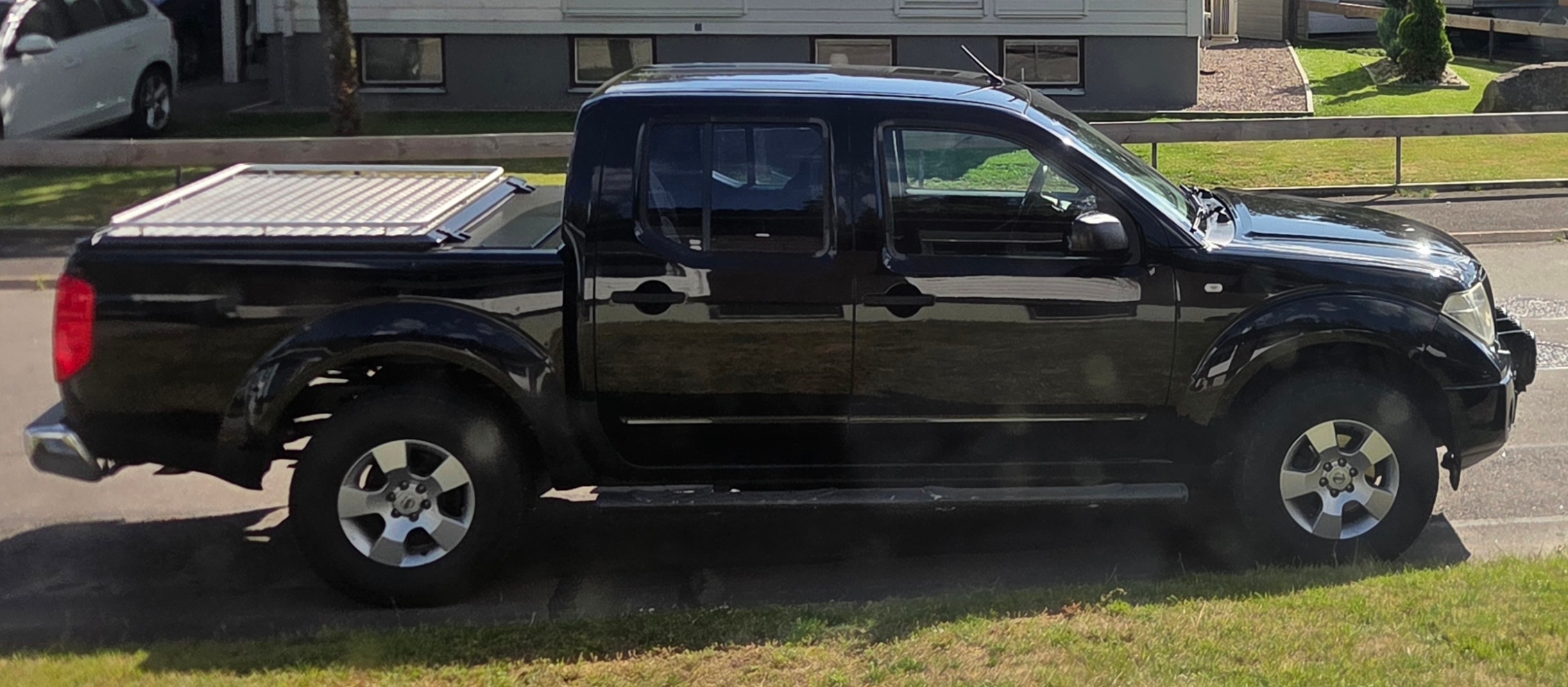 Nissan Navara 2007, bild 2/5
