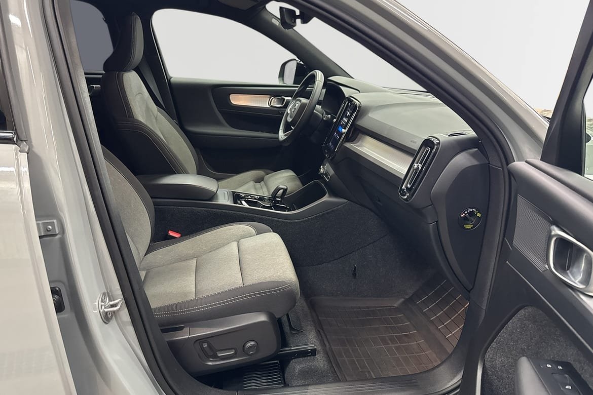 Volvo XC40 B3 FWD Bensin Plus Dark 2025, kuva 5/10