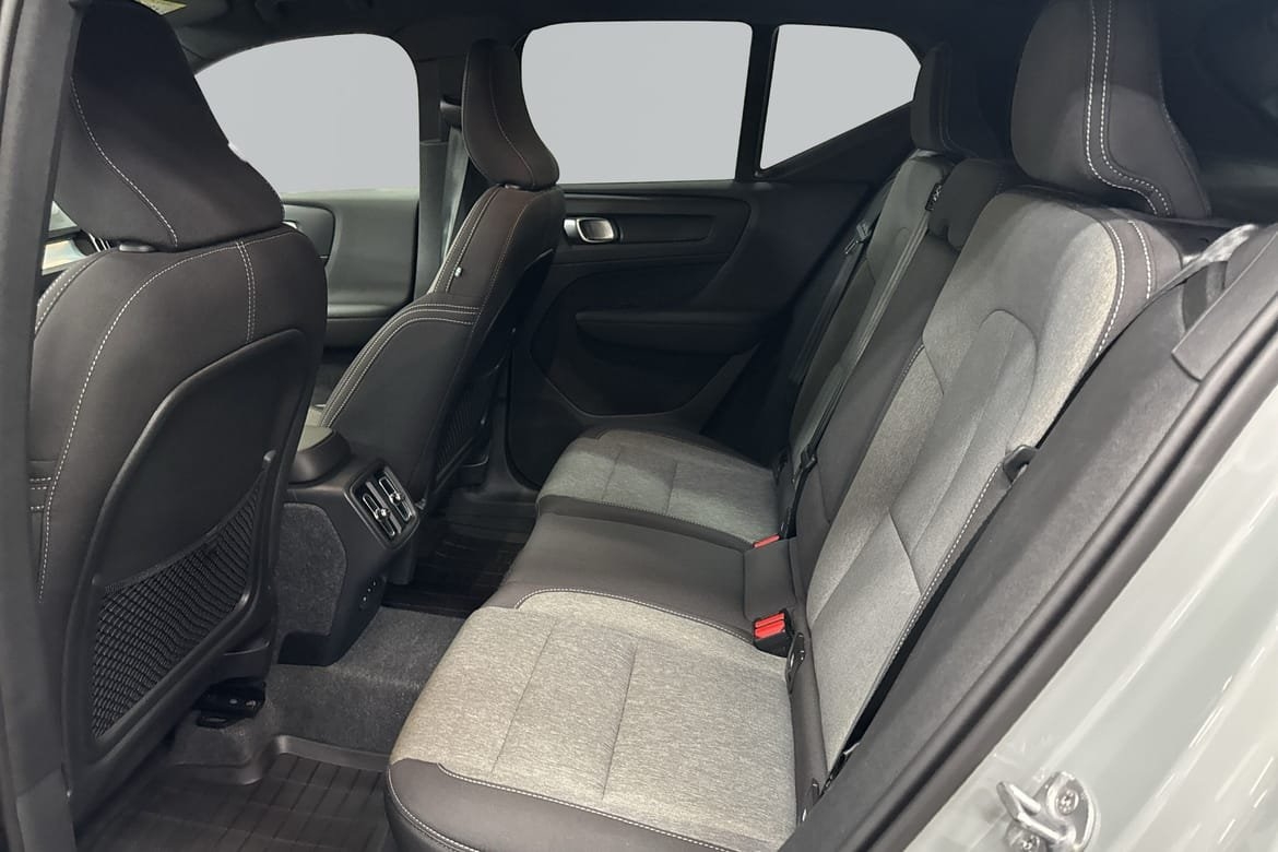 Volvo XC40 B3 FWD Bensin Plus Dark 2025, kuva 7/10