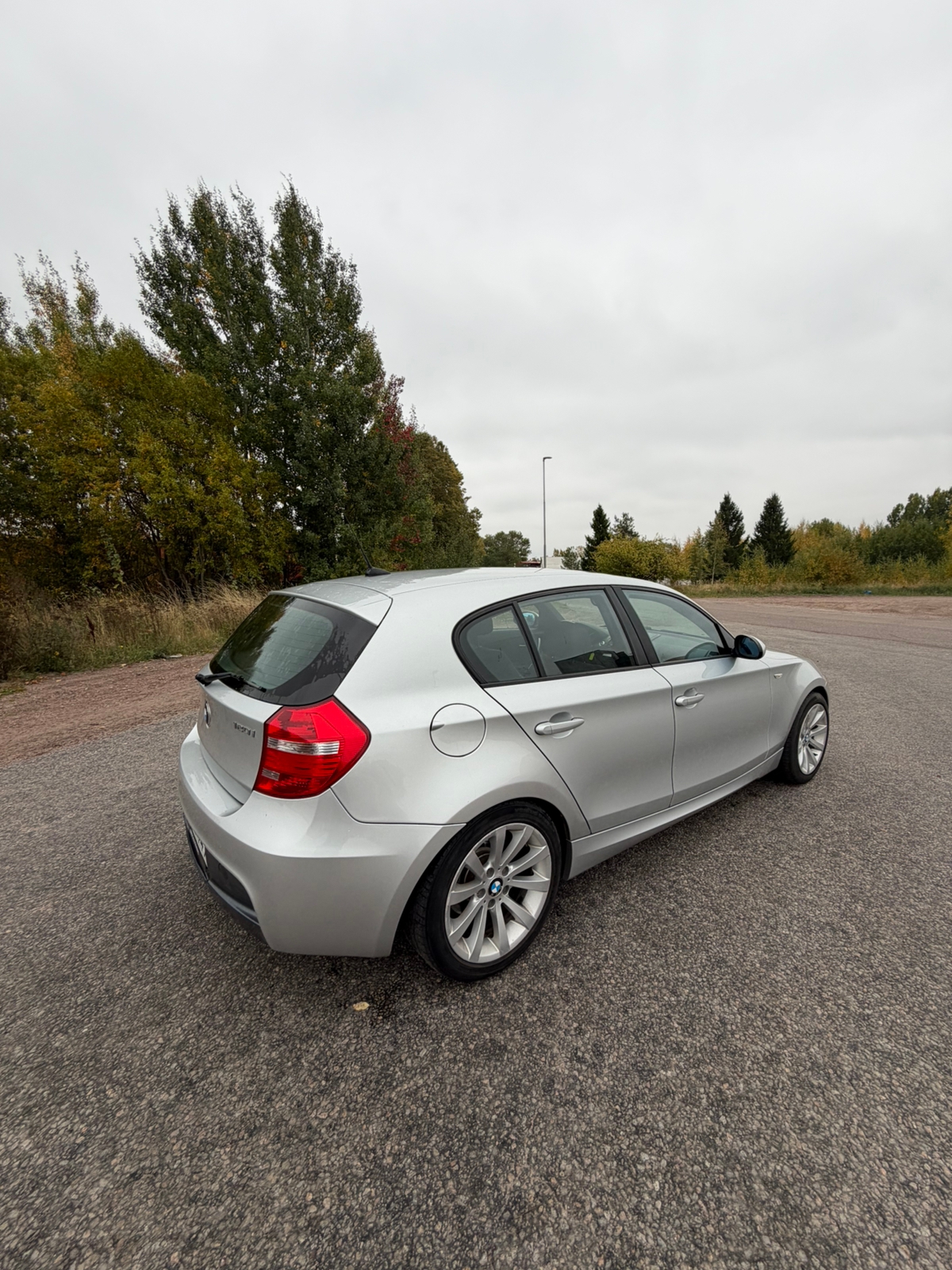 BMW 120 i 5-dörrars Manuell 2008, photo 2/9