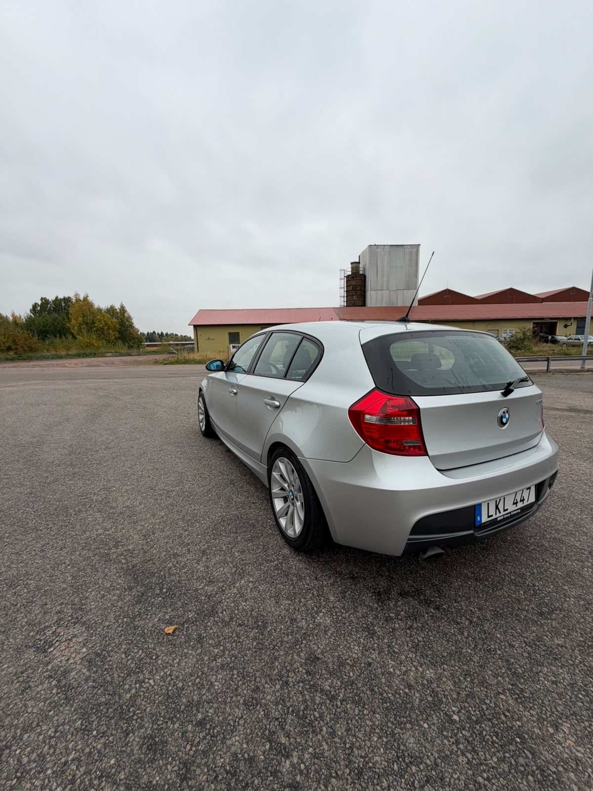 BMW 120 i 5-dörrars Manuell 2008, photo 4/9