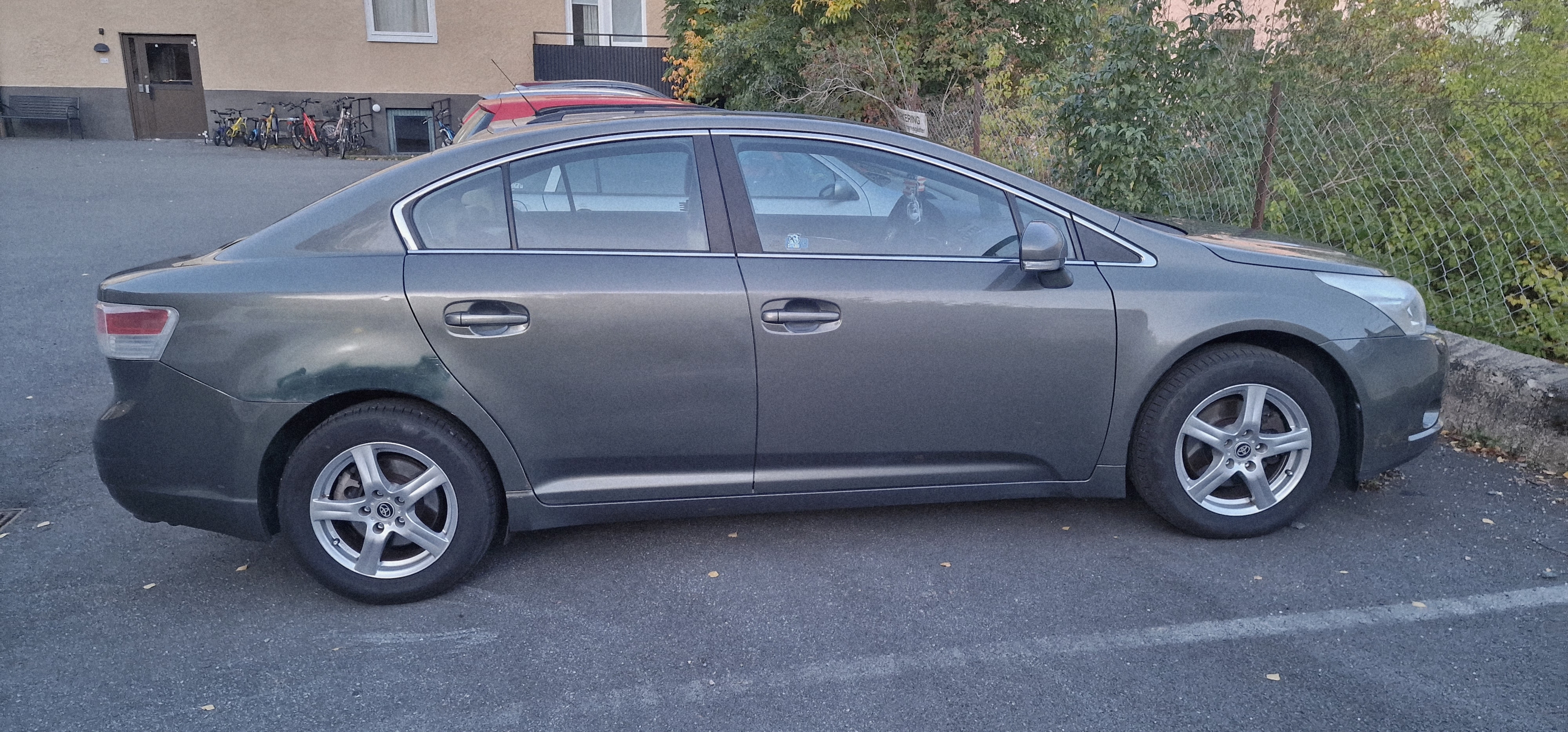 Toyota Avensis 2010, bild 7/9