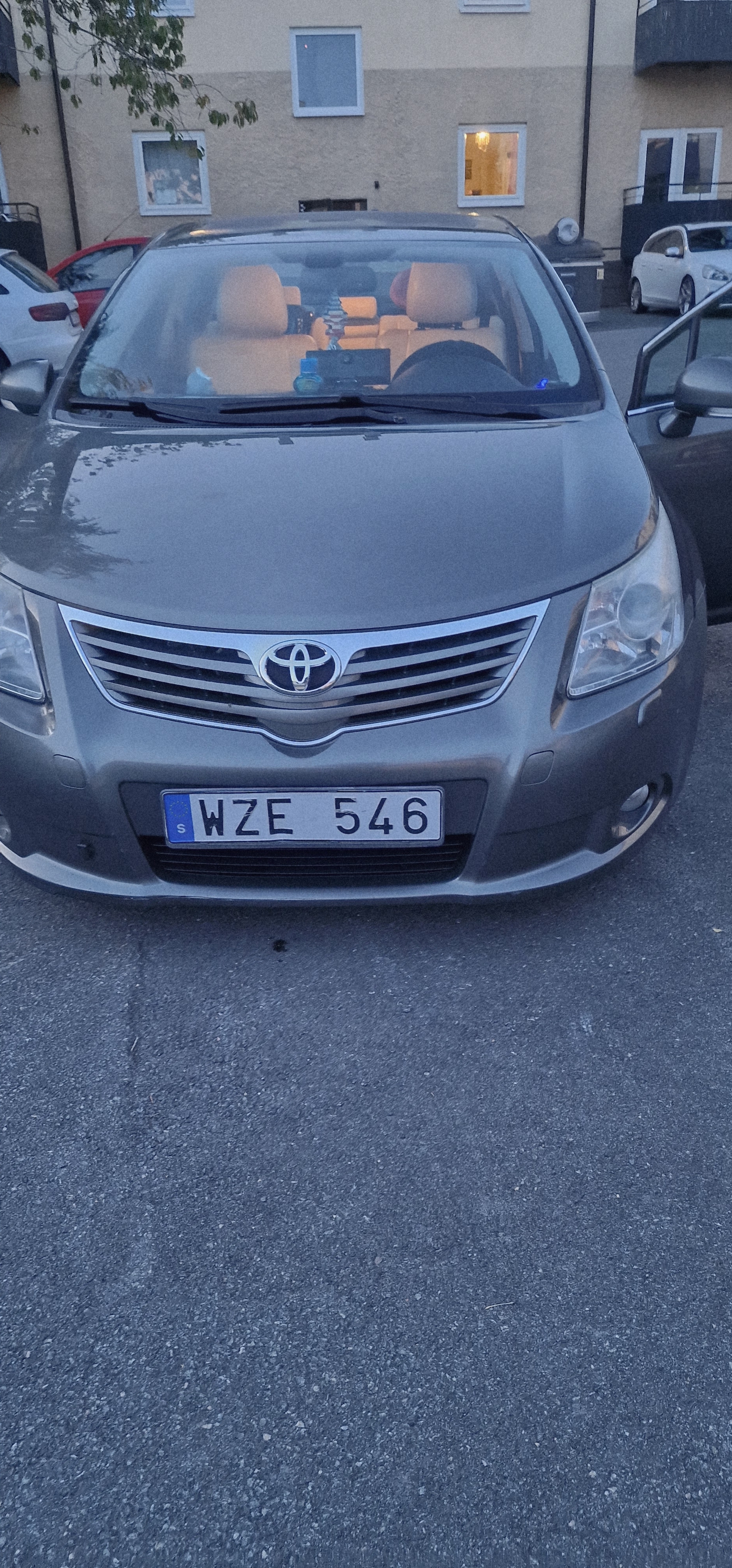 Toyota Avensis 2010, bild 6/9