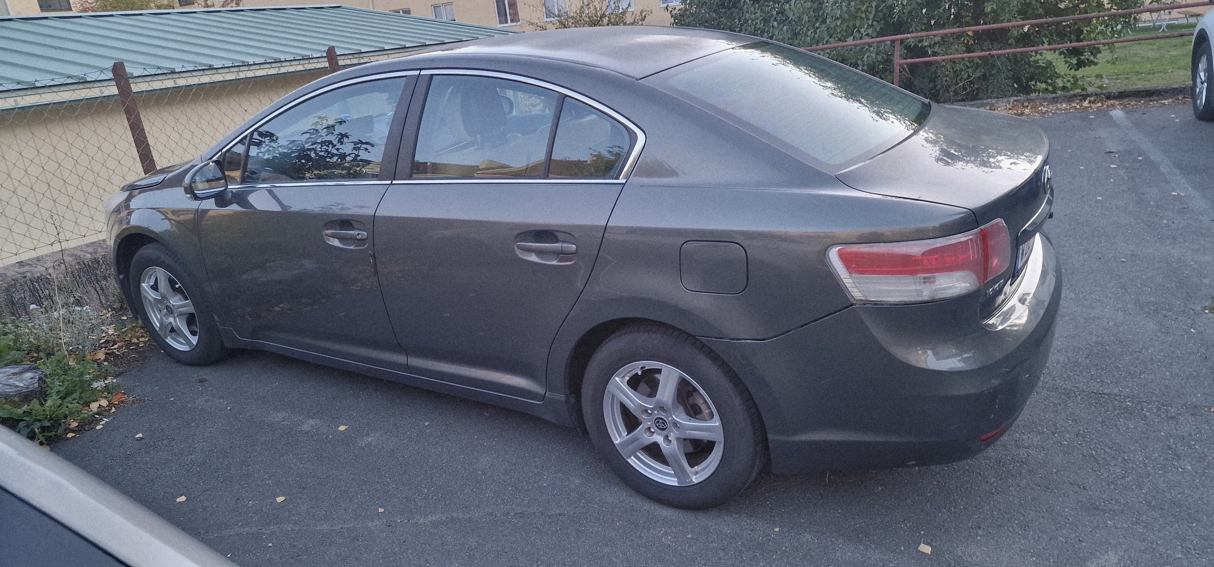 Toyota Avensis 2010, bild 3/9