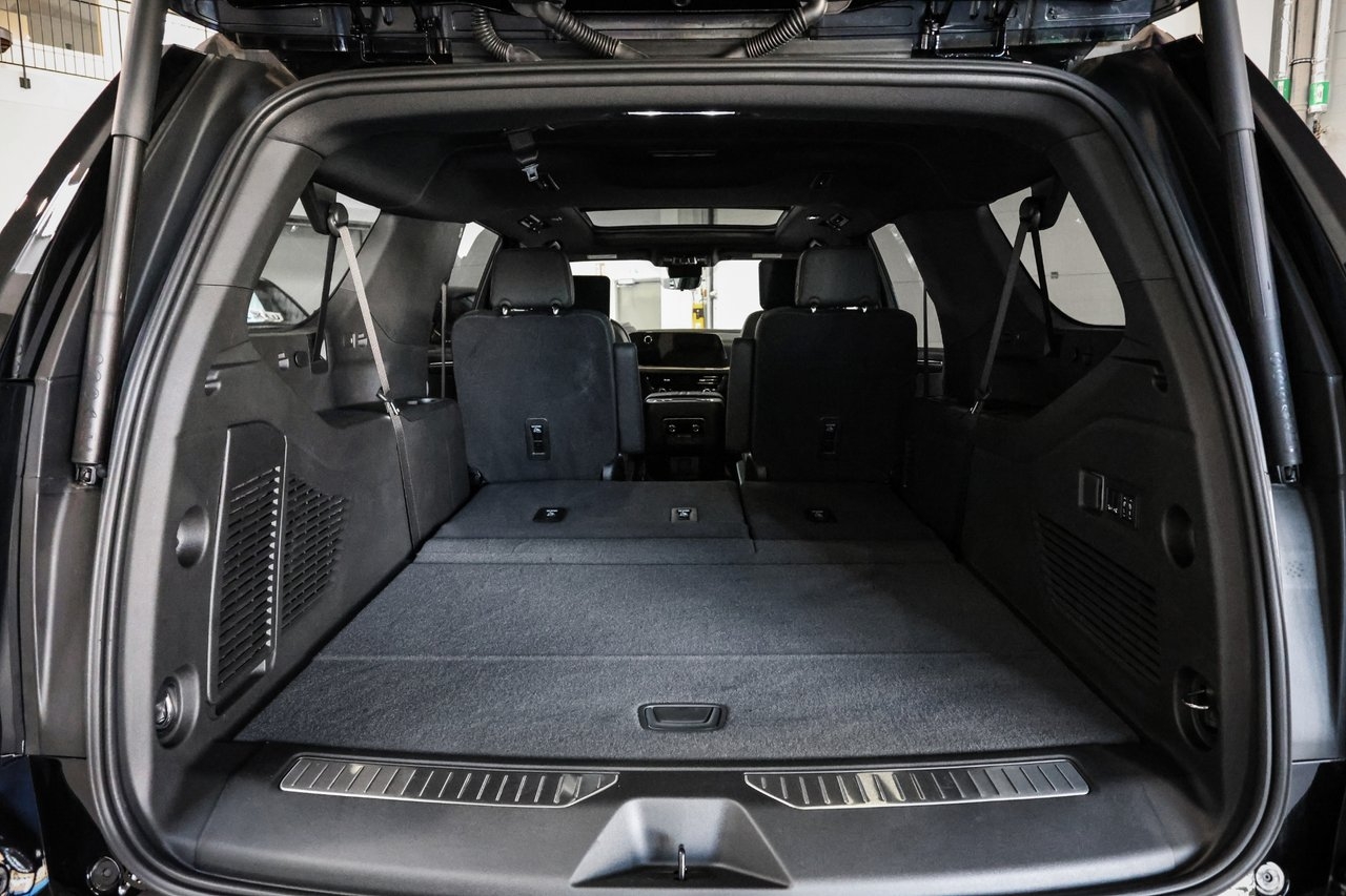 Chevrolet Suburban 2026, bild 6/10