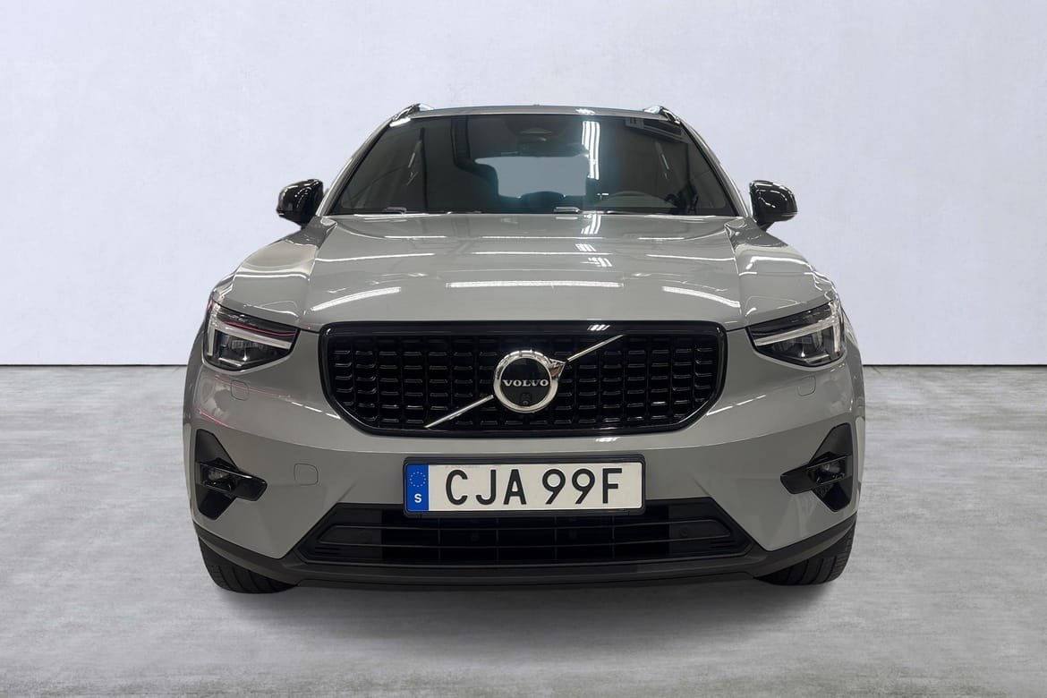 Volvo XC40 B3 FWD Bensin Plus Dark 2025, bild 7/10