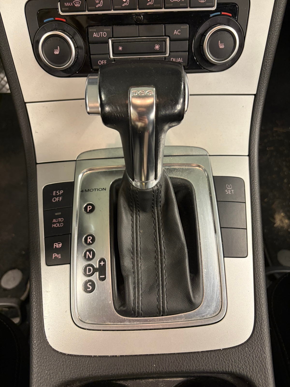 Volkswagen Passat 2010, bild 7/10