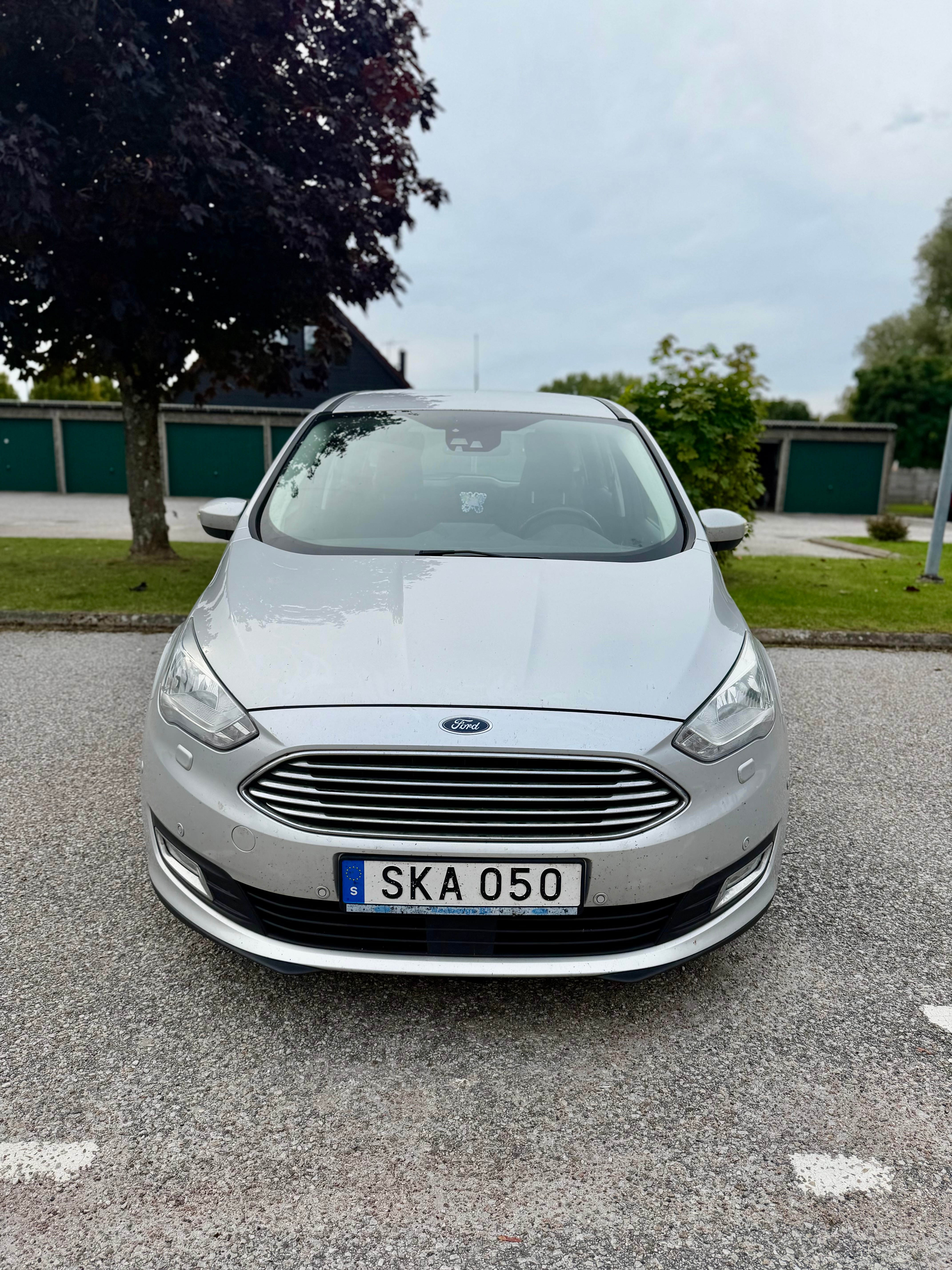 Ford Grand C-MAX 1.5 TDCi Powershift 2018, bild 3/9