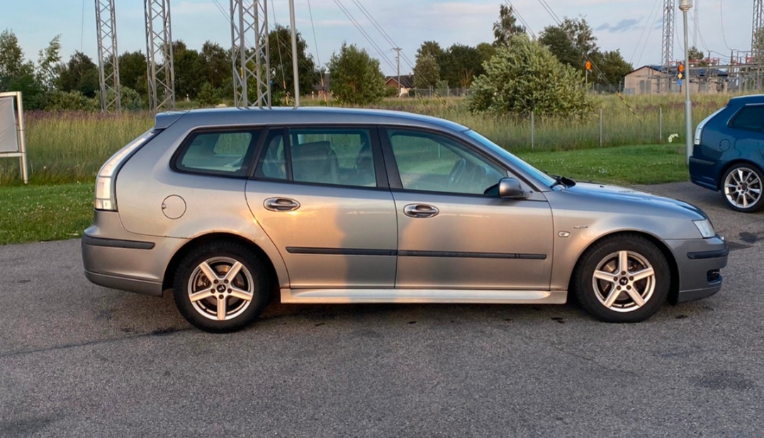 Saab 9-3 SportCombi 1.8t Manuell 2006, bild 2/4