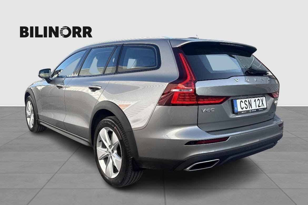 Volvo V60 Cross Country B4 2022, photo 4/10