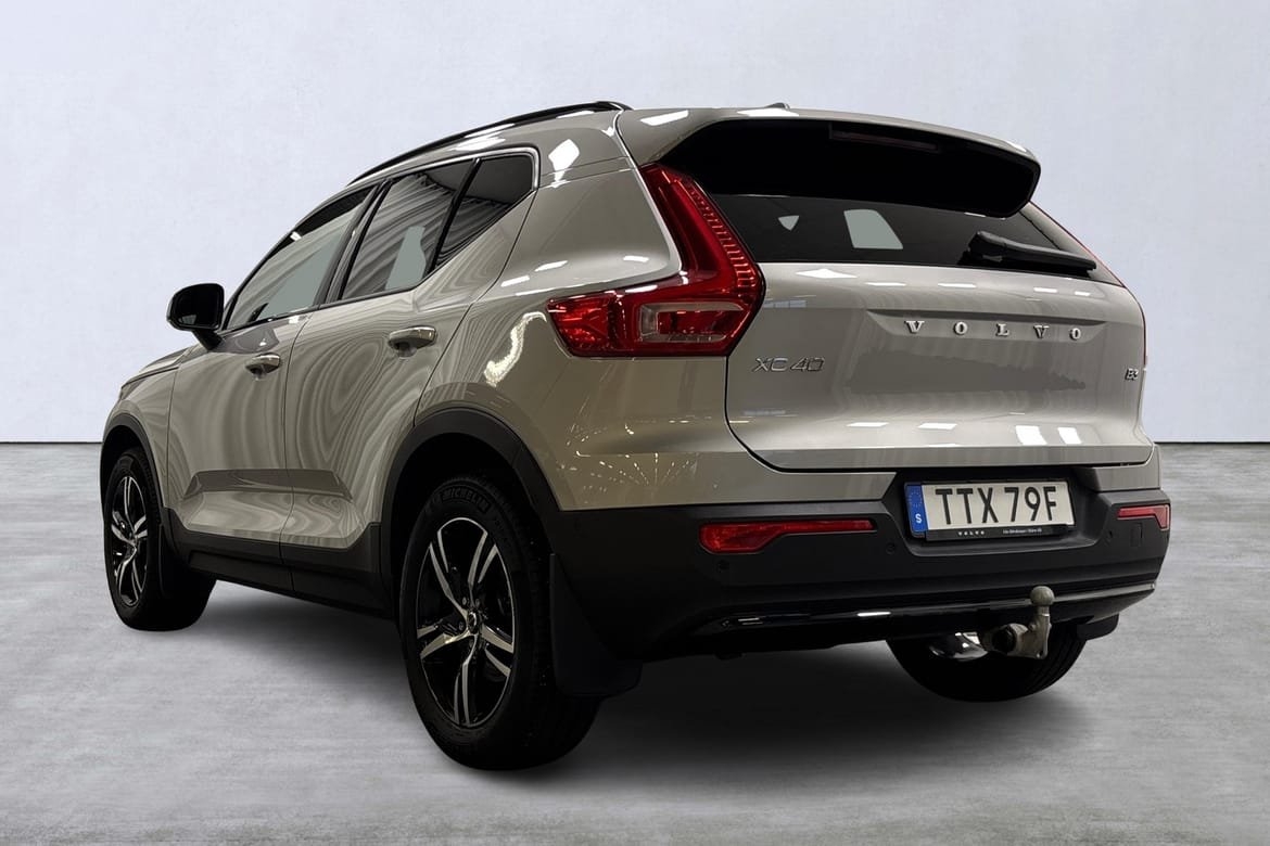 Volvo XC40 B3 FWD Bensin Plus Dark 2025, bild 4/10