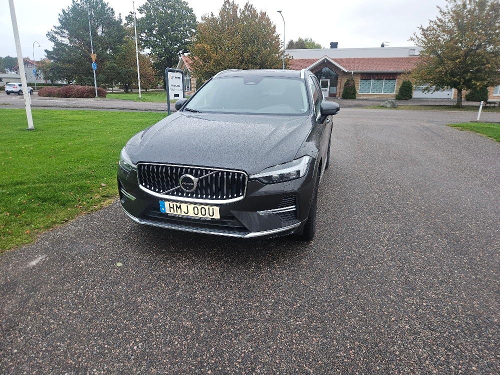 Volvo XC60 Recharge T6 AWD Geartronic 2023, photo 2/10