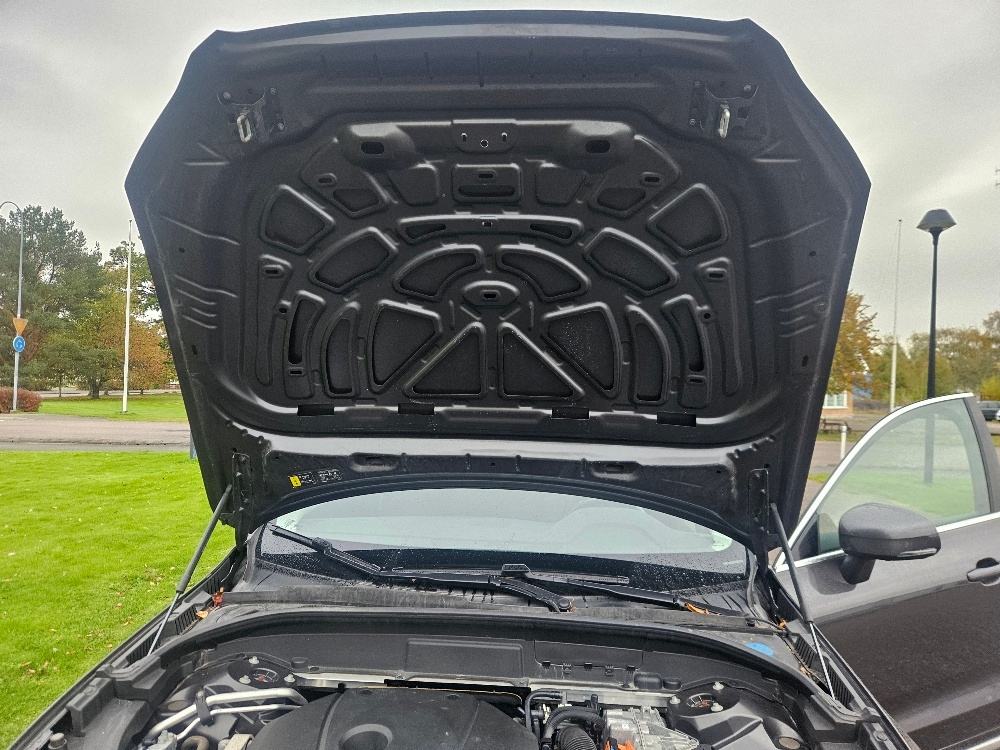 Volvo XC60 Recharge T6 AWD Geartronic 2023, photo 7/10