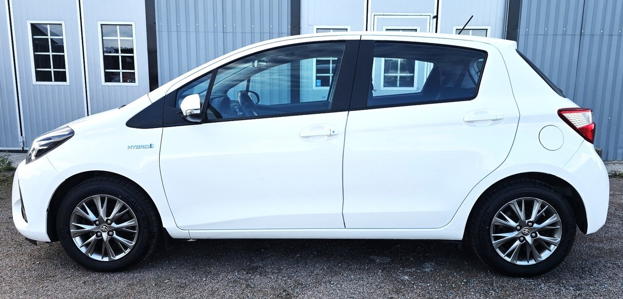Toyota Yaris Hybrid e-CVT Active Euro 6 2017, bild 6/10