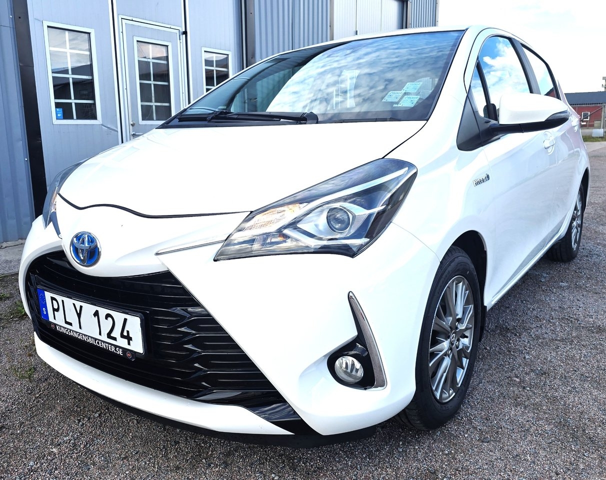 Toyota Yaris Hybrid e-CVT Active Euro 6 2017, bild 7/10