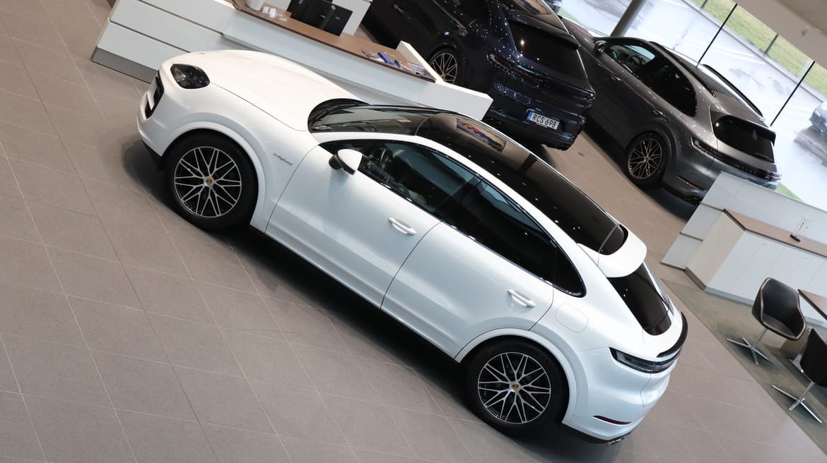 Porsche Cayenne Coupé E-Hybrid 470hk 2024, bild 4/10