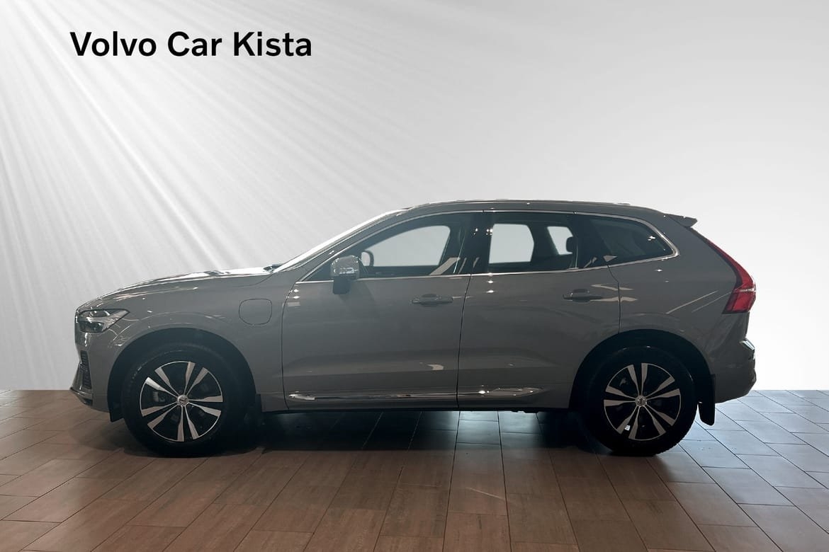 Volvo XC60 T6 Core Nordic Drag Blis Pano 2025, bild 3/10