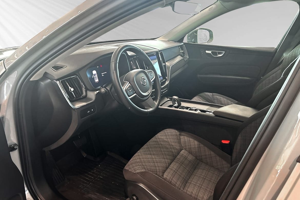 Volvo XC60 T6 Core Nordic Drag Blis Pano 2025, bild 7/10