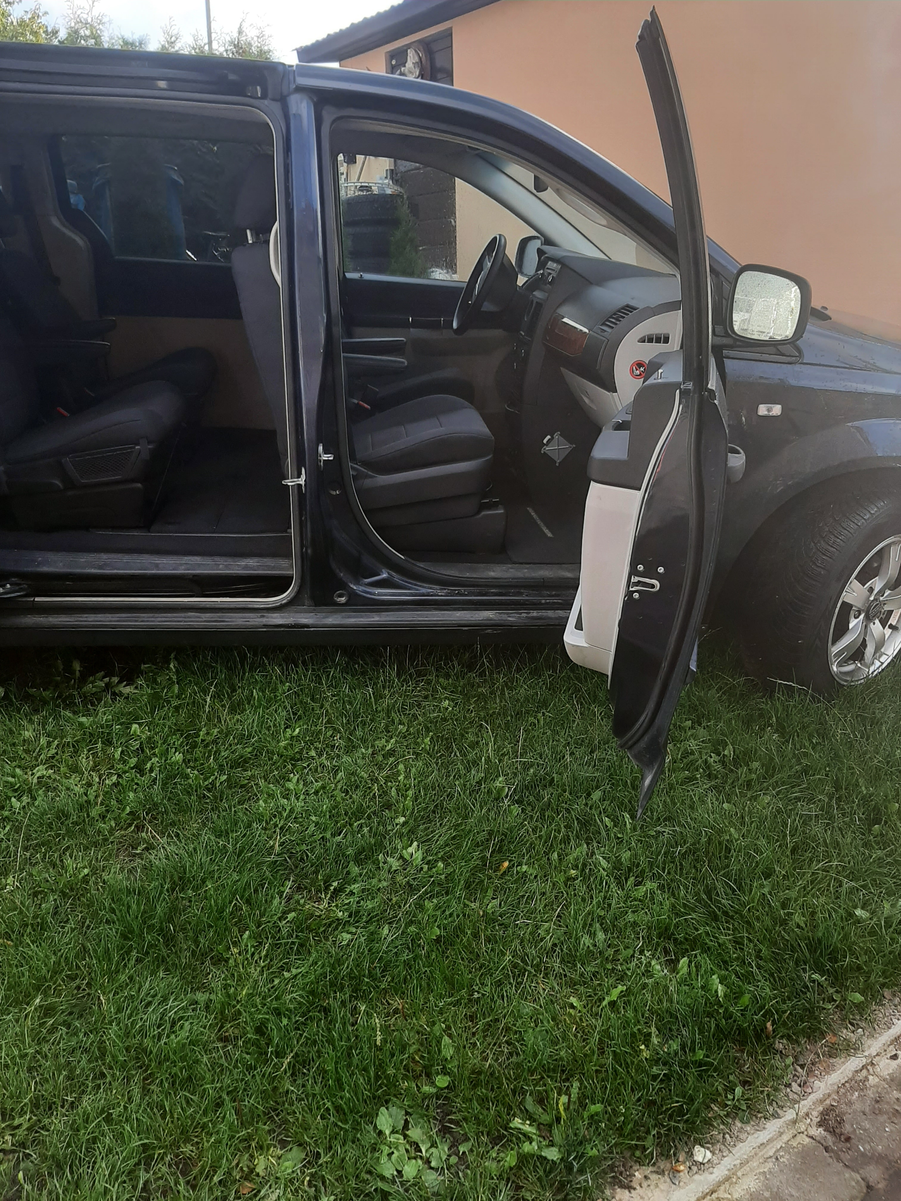 Chrysler Grand Voyager 2008, bild 2/4