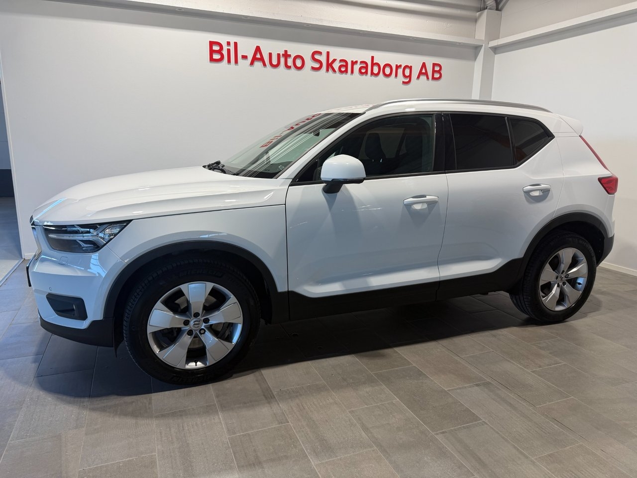 Volvo XC40 D3 AWD Momentum 2020, photo 3/10