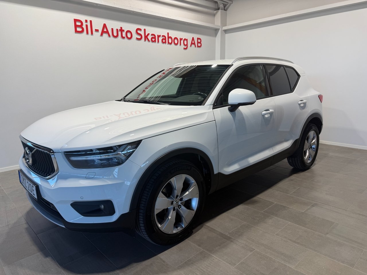Volvo XC40 D3 AWD Momentum 2020, photo 2/10