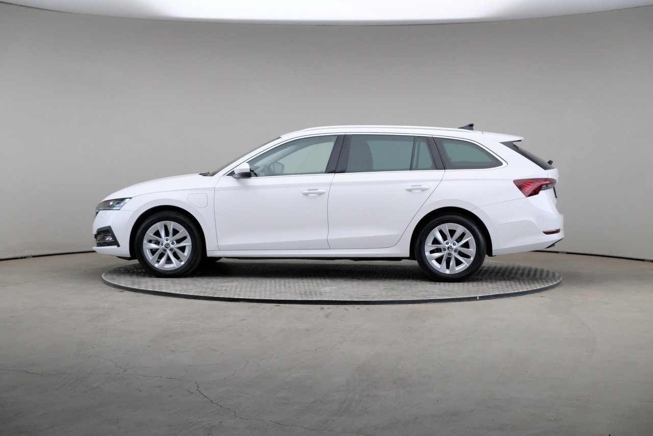 Skoda Octavia 2023, bild 4/10