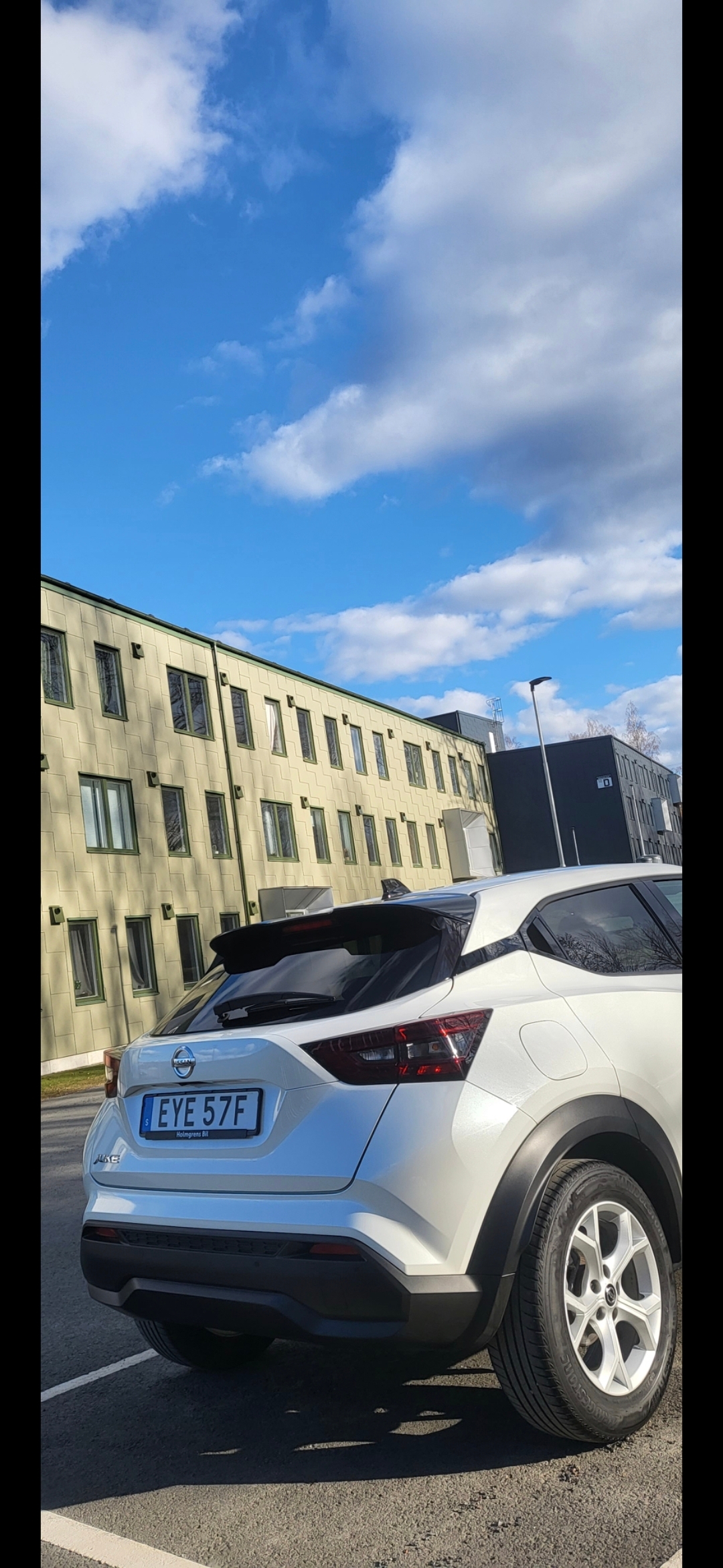 Nissan Juke 1.0 DIG-T Manuell 2020, bild 3/4