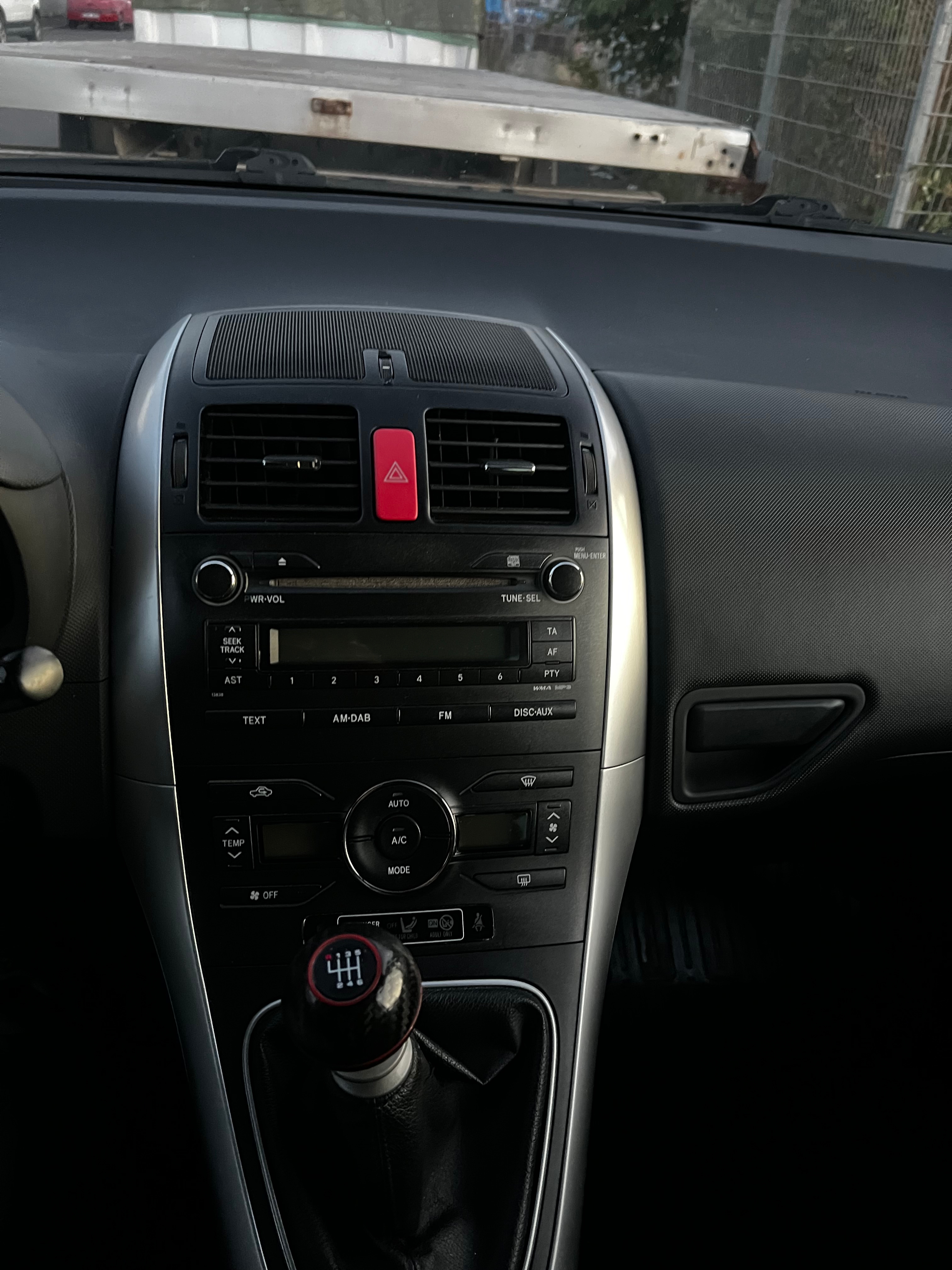 Toyota Auris 5-dörrar 1.4 D-4D Manuell 2011, bild 5/10