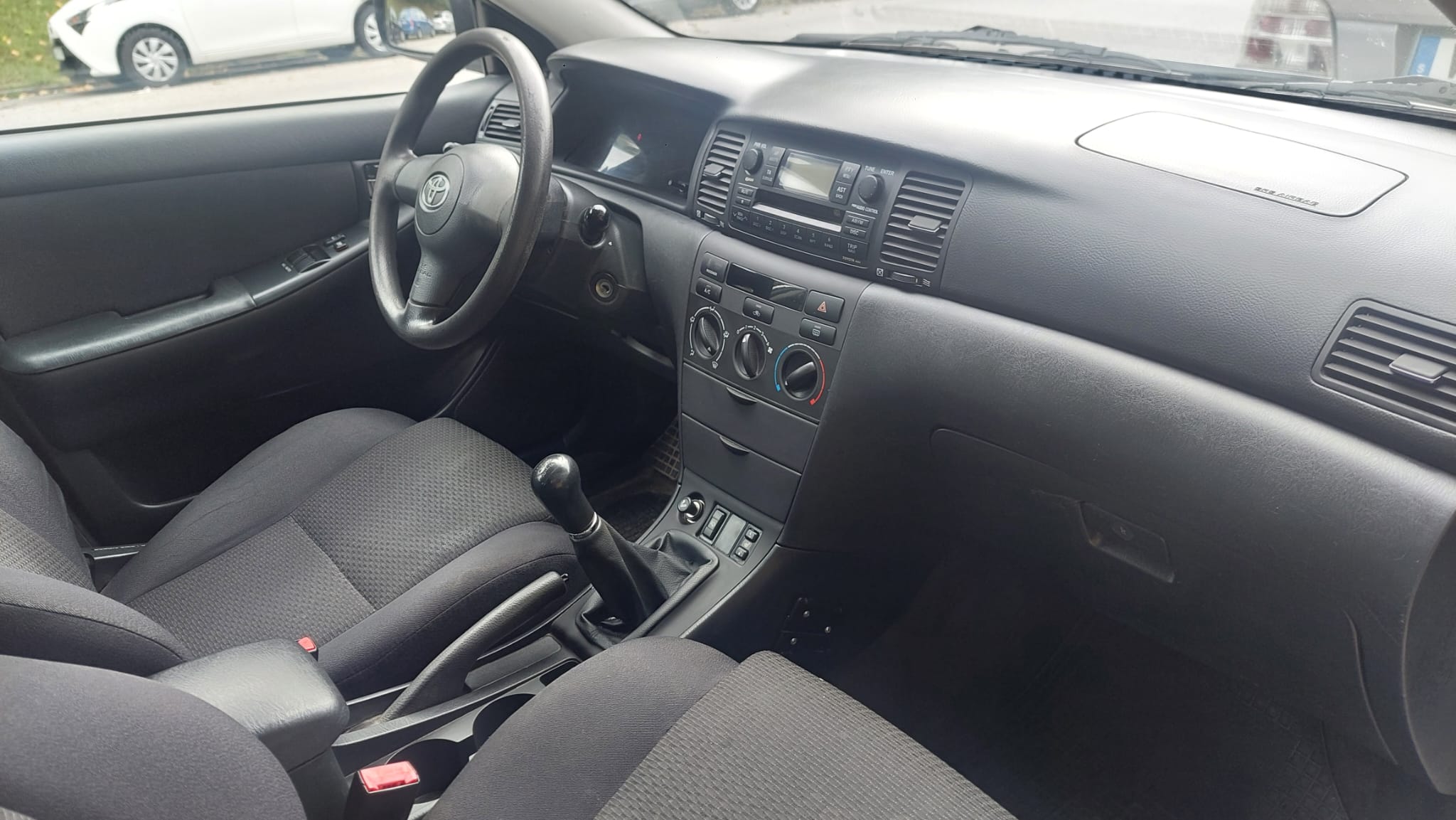 Toyota Corolla Kombi 1.6 VVT-i Manuell 2004, bild 7/7