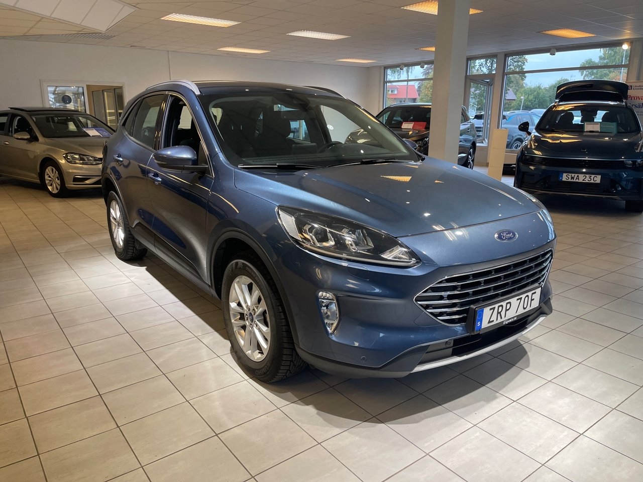 Ford Kuga Plug-In Hybrid E-CVT Euro 6 2023, bild 4/10