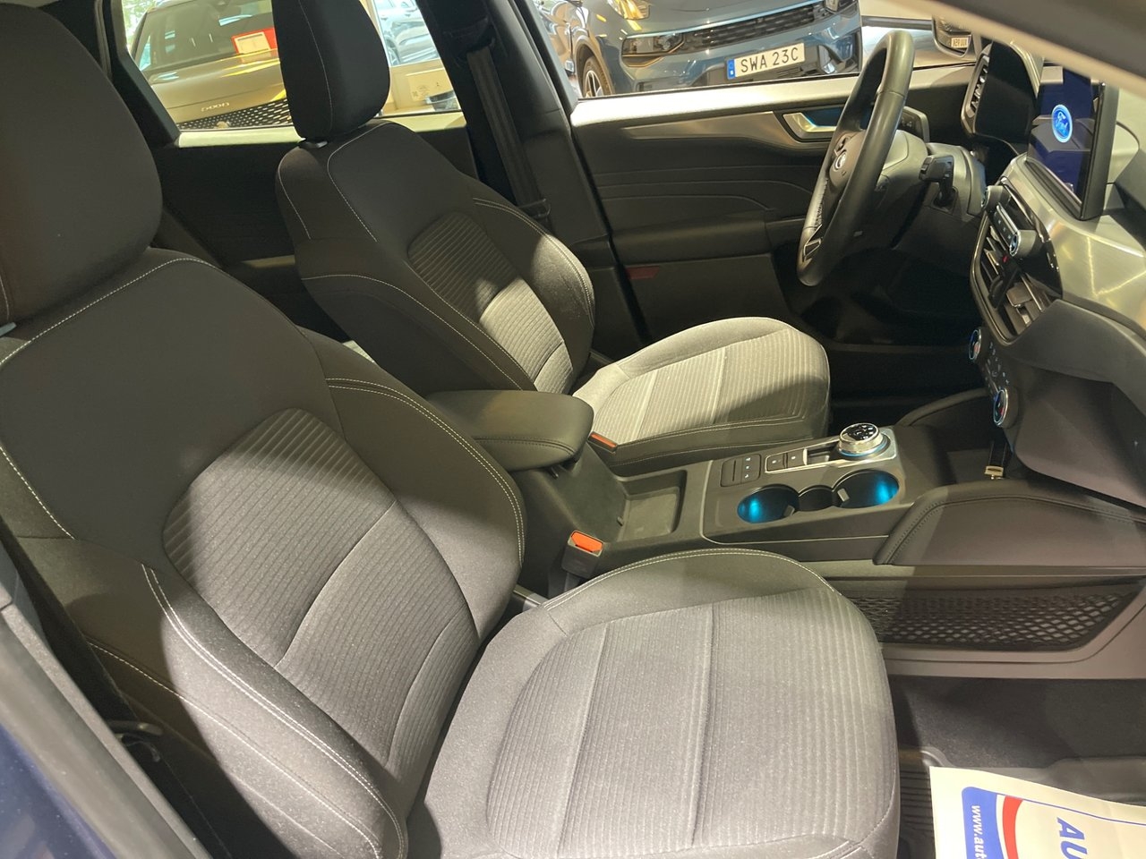 Ford Kuga Plug-In Hybrid E-CVT Euro 6 2023, bild 7/10