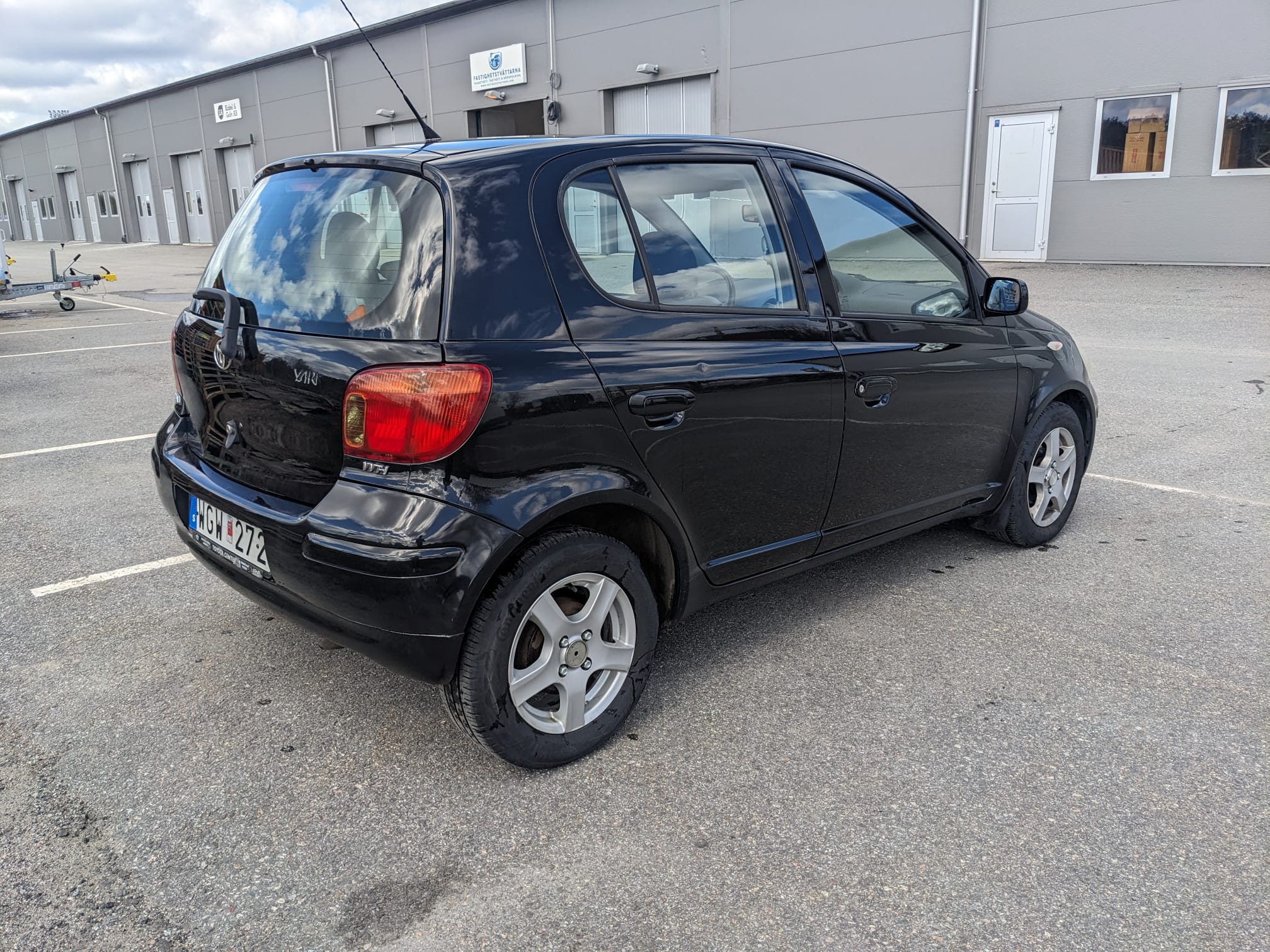 Toyota Yaris 5-dörrar 1.3 VVT-i Manuell 2004, bild 5/6