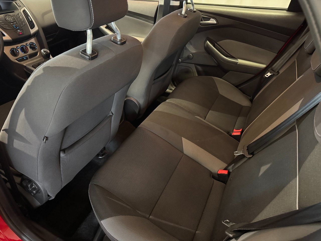 Ford Focus 1.6 EcoBoost Flexifuel 2014, bild 4/9