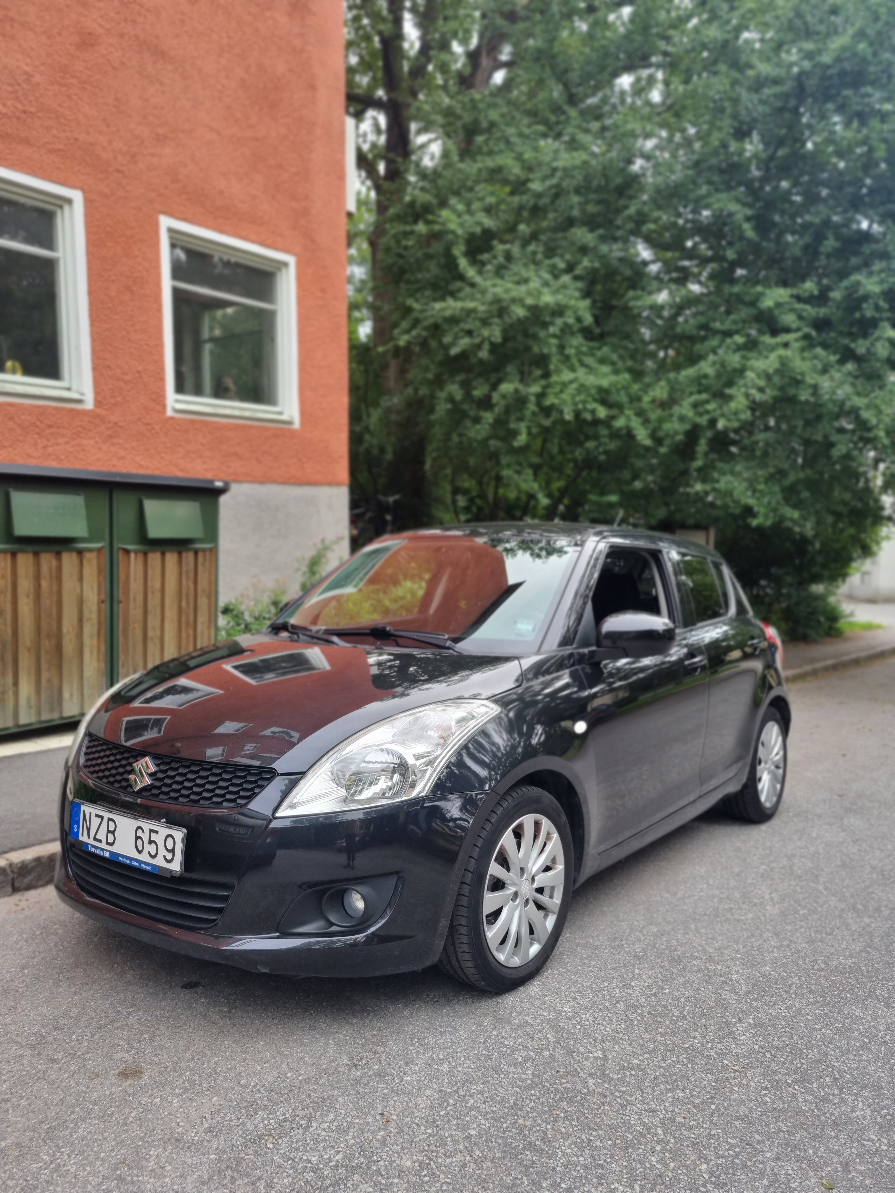 Suzuki Swift 2011, bild 2/4