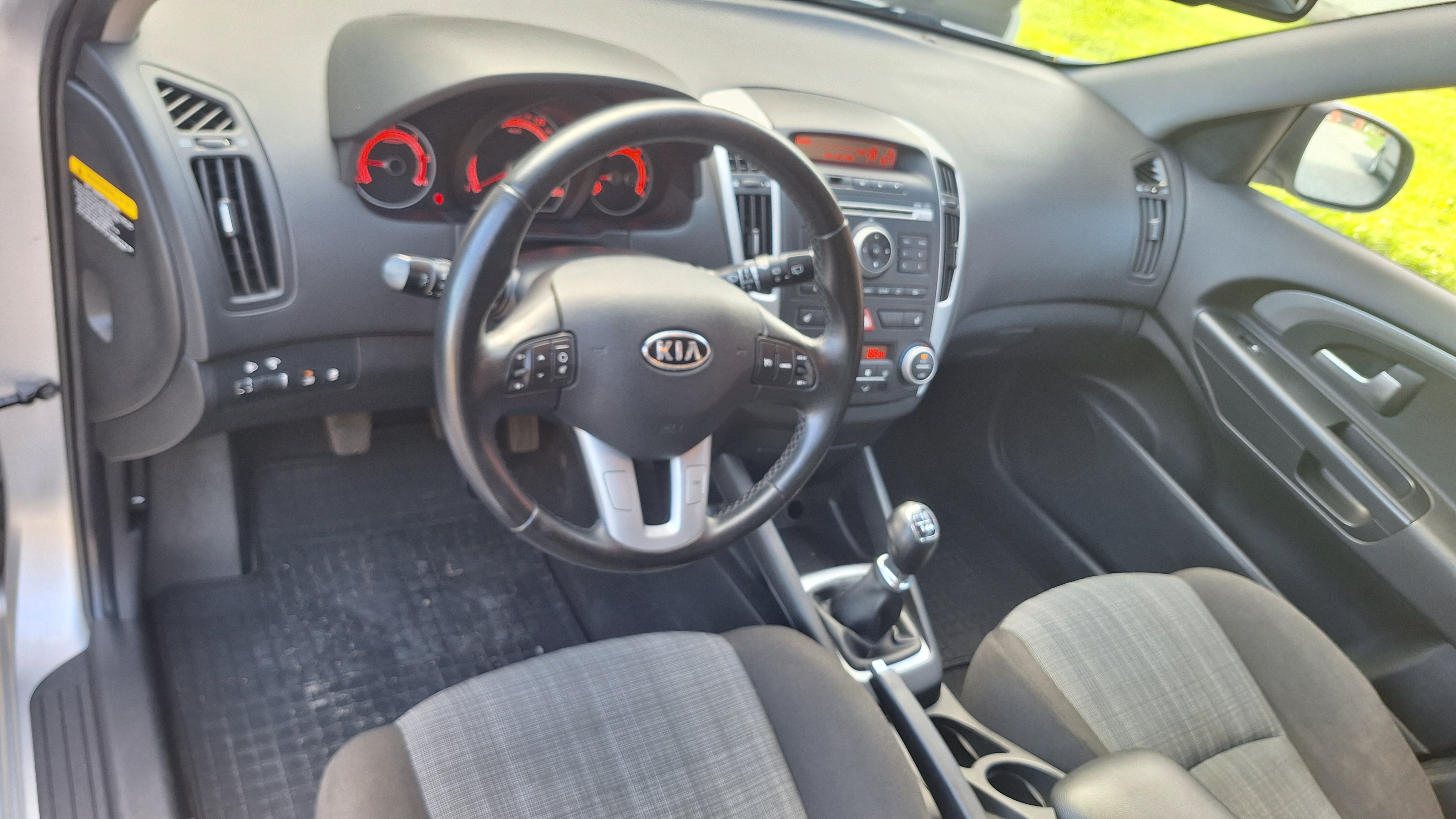 Kia Ceed _sw 1.6 CRDi Manuell 2010, bild 5/9