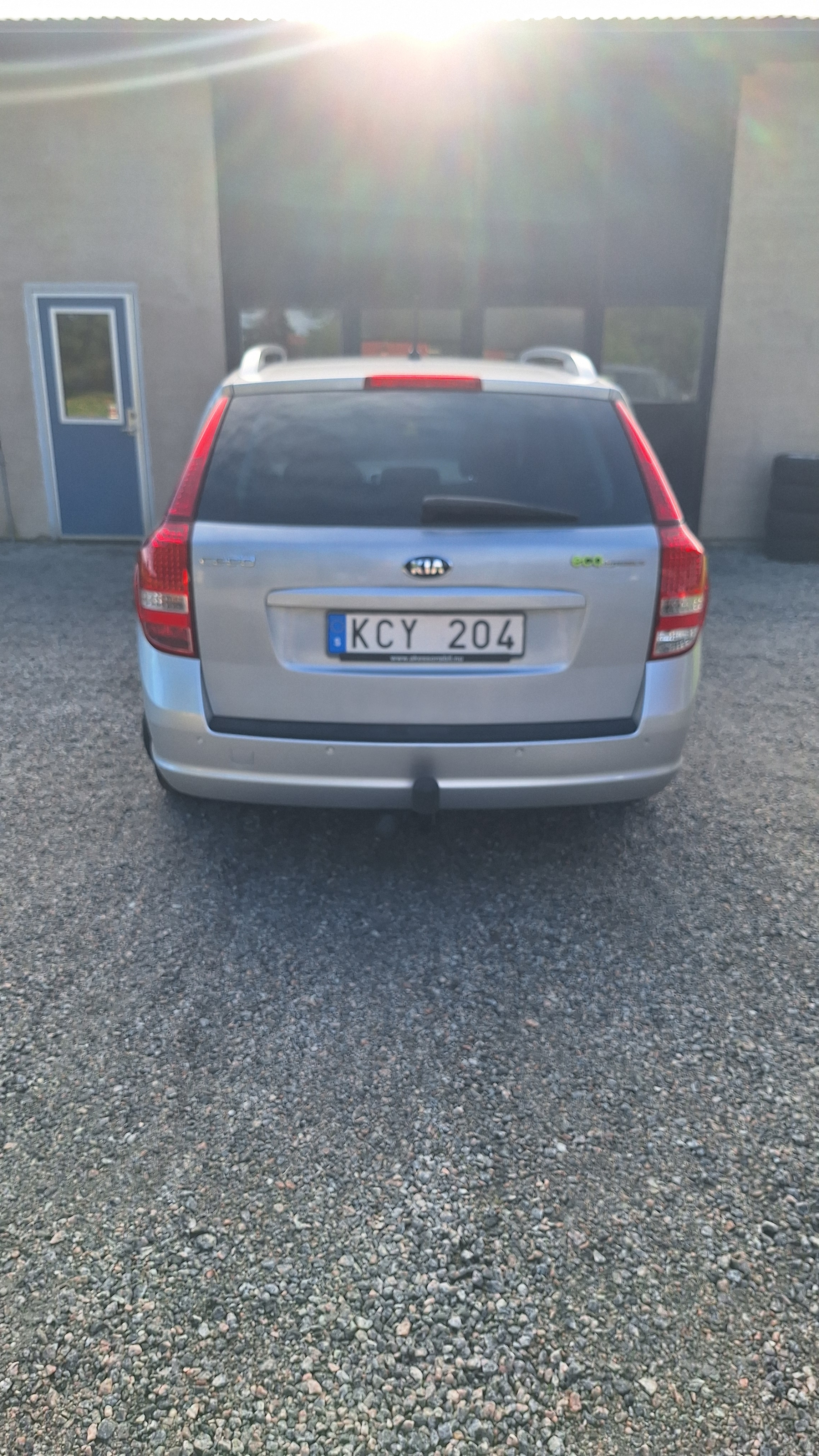 Kia Ceed _sw 1.6 CRDi Manuell 2010, bild 3/9