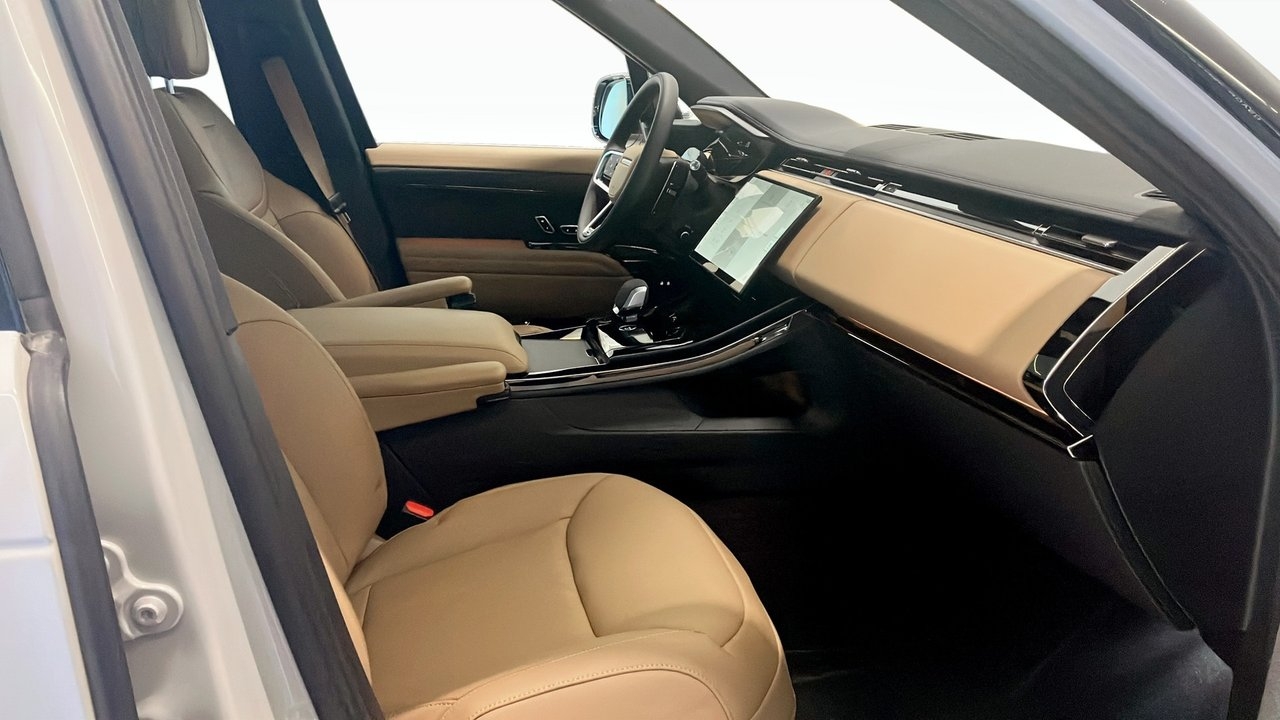Land Rover Range Rover Sport P460e SE 2026, photo 3/10