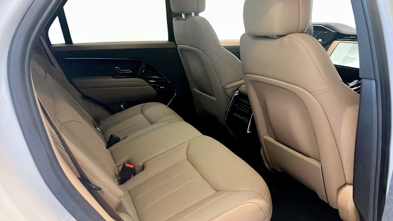 Land Rover Range Rover Sport P460e SE 2026, photo 5/10